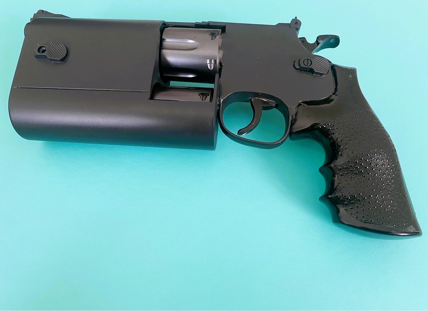 弾倉連続装填式リボルバー